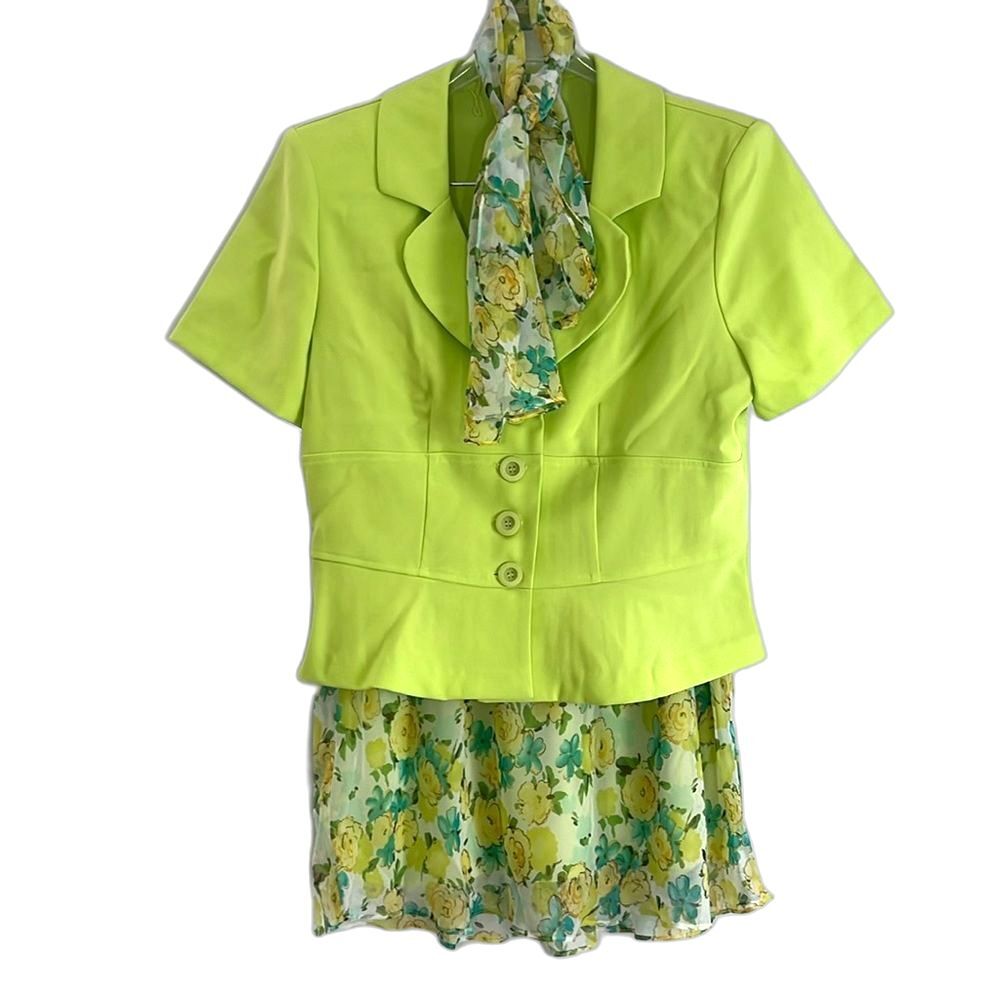 DBY Chartreuse Suit Set Short Sleeve Jacket Floral Skirt and Scarf Size 13/14